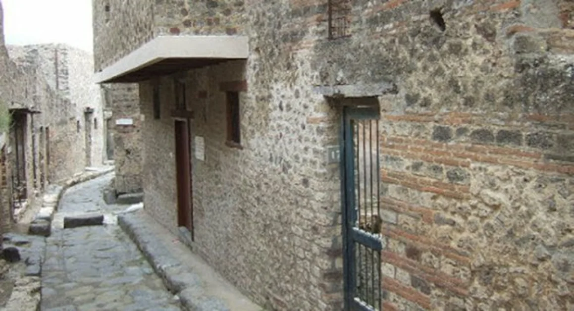 Pompei - Cena anti-crisi "Coronavirus non farti influenzare"