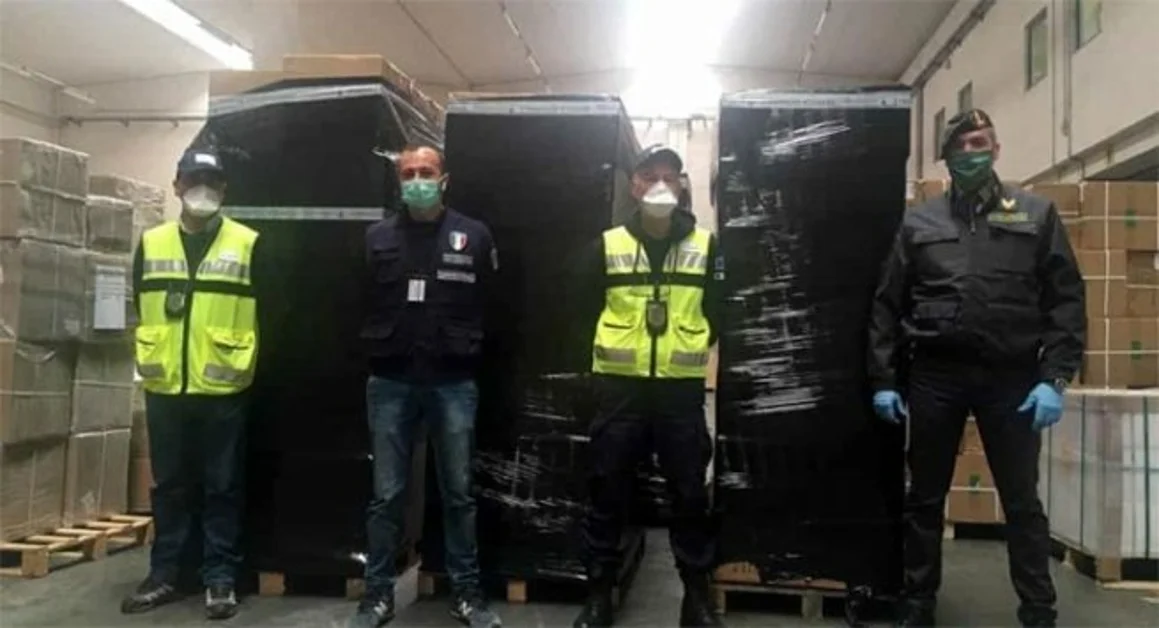 Coronavirus, importa mascherine per frodare il fisco, nei guai imprenditore di Torre Annunziata