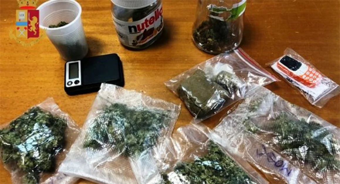 Ercolano -  Polizia arresta giovane 26enne per droga
