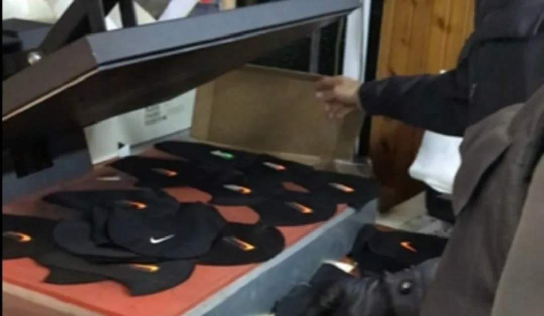 Ercolano - Sequestrata fabbrica clandestina di mascherine, due denunce