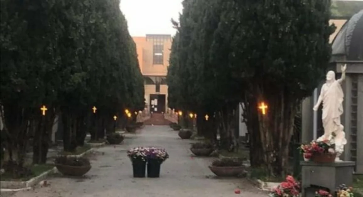 Castellammare - Riaprono il vecchio e nuovo cimitero da lunedì 4 maggio