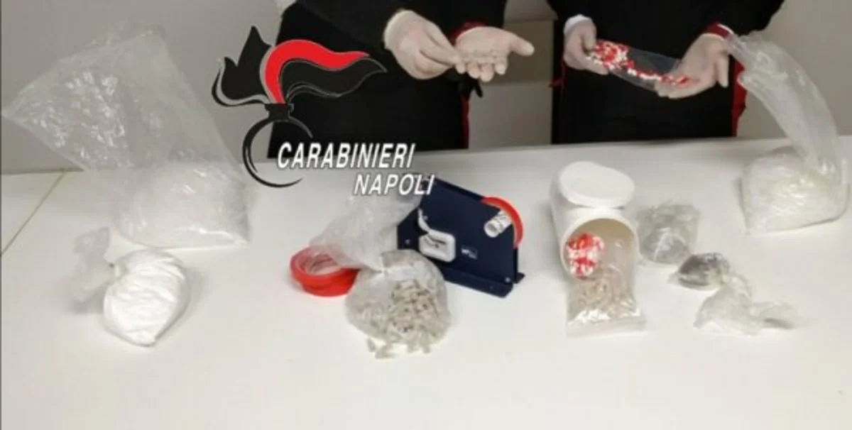 Villaricca (NA) - Detenzione e spaccio di droga, tre arresti