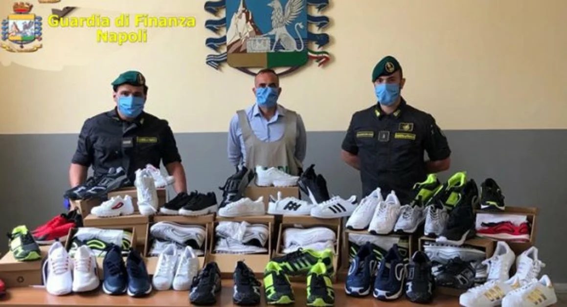 Sequestrati 60mila articoli contraffatti tra cui 2.600 mascherine per bambini