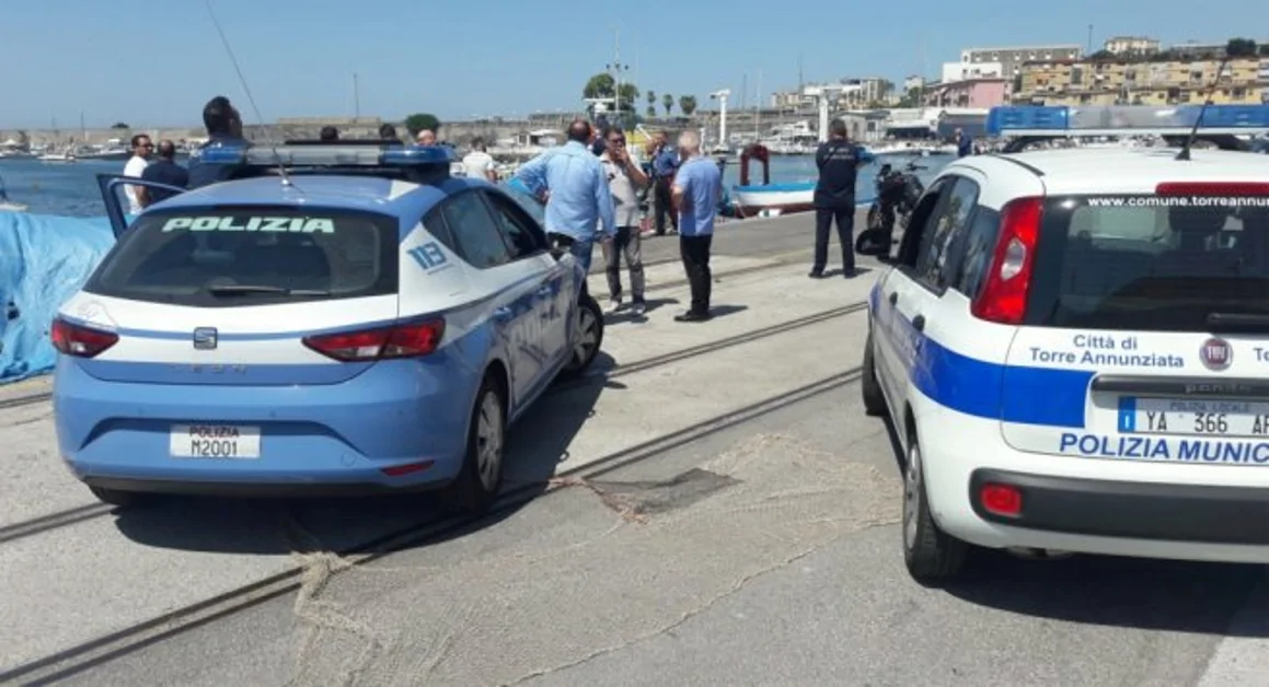 Torre Annunziata - Uomo trovato morto in mare, oggi l'autopsia 