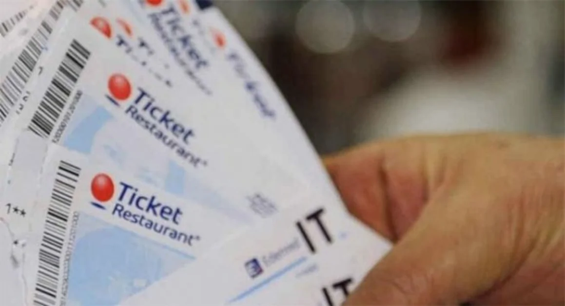 Napoli - Spariti da una cassaforte degli uffici della Rai 2.500 buoni pasti 