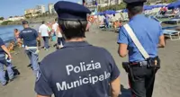 Torre Annunziata - Task force sull'arenile cittadino per il rispetto delle regole anti Covid