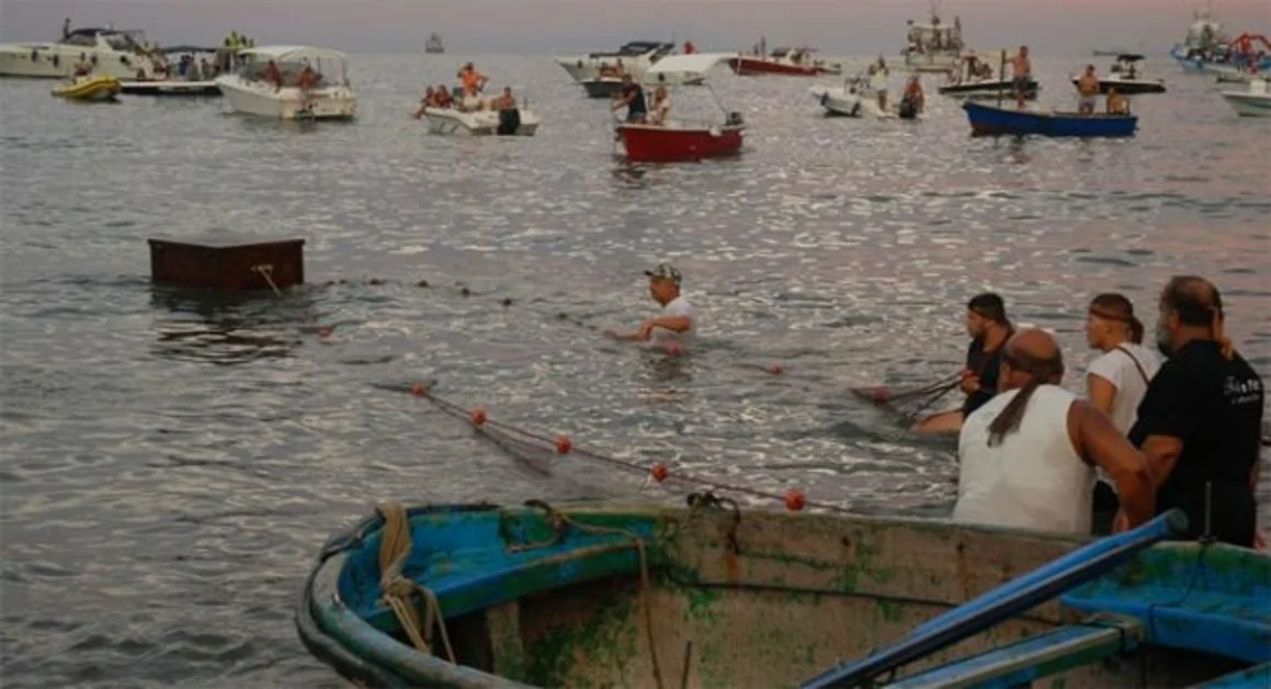 Torre Annunziata - Festa del 5 Agosto: niente processione e niente Messa sul porto