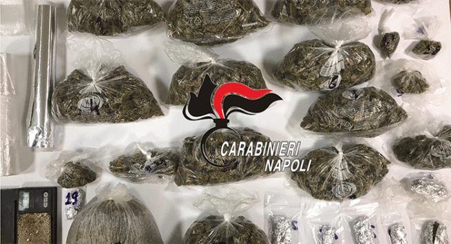 Torre Annunziata - Coniugi incensurati sorpresi a spacciare in via Carminiello