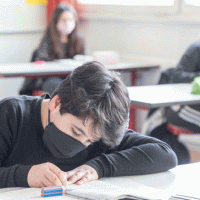 Coronavirus, Comitato tecnico scientifico: "Sì alla mascherina a scuola"