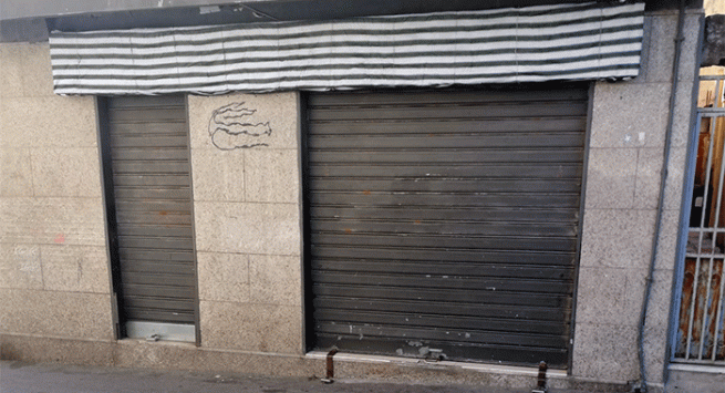 Torre Annunziata - Dopo 51 anni si abbassa un'altra saracinesca: chiude "Alimentari Enza"