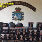 Torre Annunziata - Aveva nel furgone 500 kg di sigarette di contrabbando, arrestato 46enne