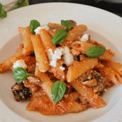 Pasta con melanzane e ricotta