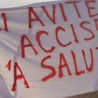 Sit-in di Comitati davanti al Covid Hospital di Boscotrecase. "Vogliamo il pronto soccorso"