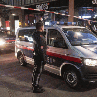 Attentato a Vienna, 4 i civili uccisi. Tra le vittime anche un attentatore