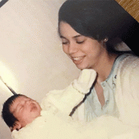 Can Yaman, la dedica della mamma commuove il web