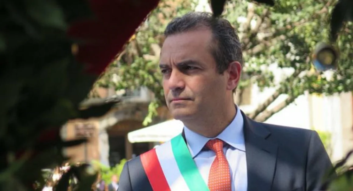 Napoli -  Coronavirus, De Magistris: "C'è un giallo Campania, prenderò provvedimenti clamorosi"
