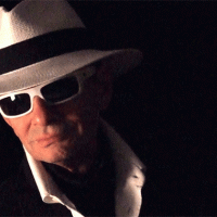 Ritorna Pino D'Angiò, l'unico cantante al mondo senza le corde vocali