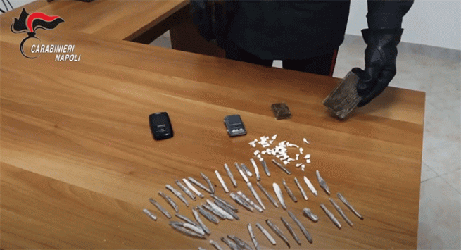 Ercolano - Spaccio di sostanze stupefacenti, arrestati un 53enne ed un 27enne