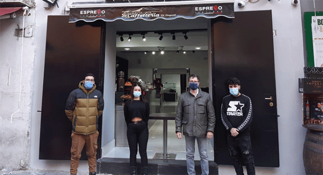 Napoli - Dicono "No al pizzo", gli bruciano la Caffetteria. Mobilitazione di solidarietà per Eduardo