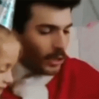 DayDreamer: Can Yaman è il nuovo Babbo Natale. Il video 