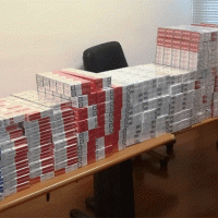 Napoli - Fermato in auto sulla tangenziale con 52 kg di sigarette  a bordo