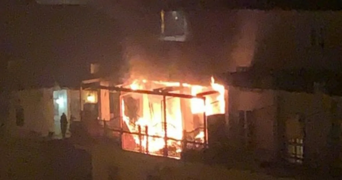 Castellammare di Stabia - Fuochi d'artificio, appartamento in fiamme