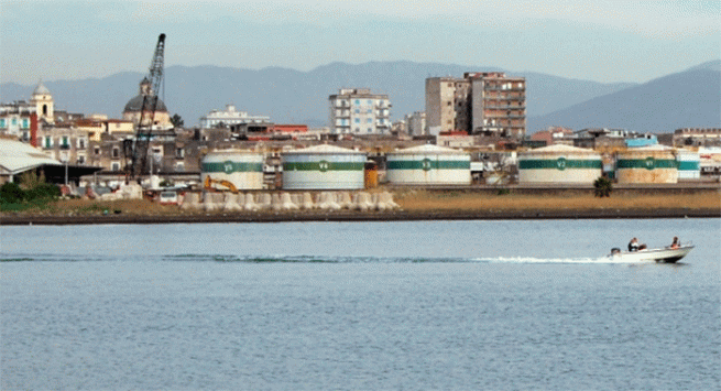 Cisterne al porto di Torre Annunziata: tra verità, demagogia e aspettative