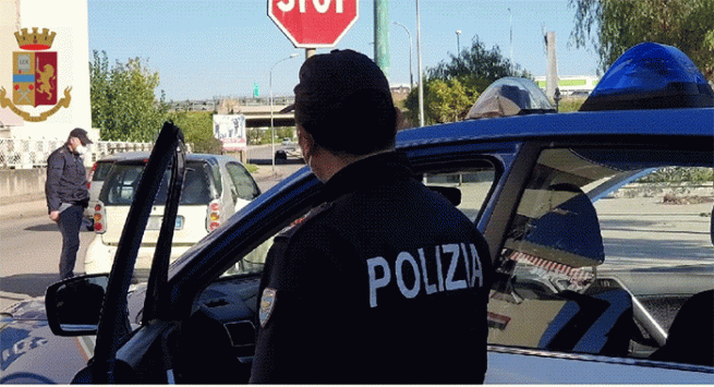 Torre Annunziata - Operazione degli agenti del Commissariato in alcuni quartieri della città