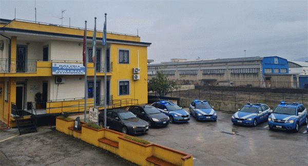 Patenti di guida con false certificazioni, arrestate 24 persone tra Napoli e Caserta