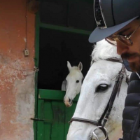 Can Yaman: preparazione ippica per il ruolo di Sandokan