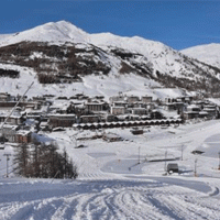 Piste di sci chiuse fino al 5 marzo. Ma c'è chi riapre lo stesso