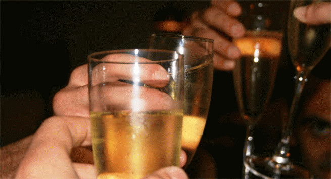 Torre Annunziata - Interrotta festa di compleanno in un noto ristorante della città