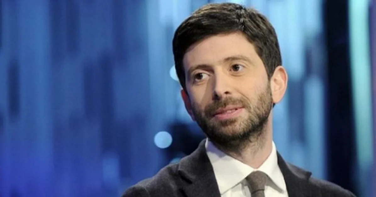 Da lunedì la Campania in zona rossa, il ministro Speranza firma la nuova ordinanza