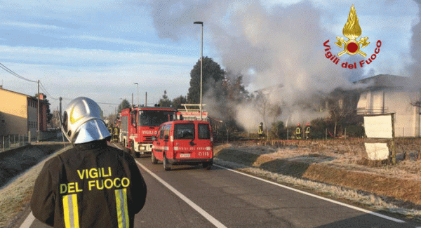 Battipaglia - Badante salva due anziani coniugi da un incendio ma perde la vita
