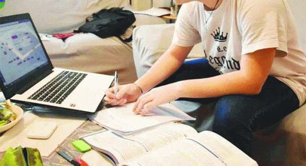 Incursioni nelle lezioni Dad, denunciati tre ragazzi