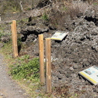 Parco Nazionale Vesuvio, teppisti in azione: danneggiato sentiero e divelto cartelli