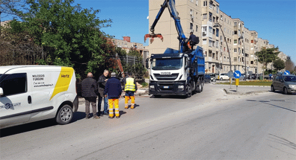 Afragola - Rione Salicelle, raccolta straordinaria di rifiuti abusivi