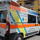 Incidente tra auto e moto all'ingresso dell'autostrada di Torre Annunziata nord, un ferito