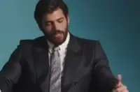 Can Yaman: intervista a Vanity Fair. "Ho una ragazza, amo la femminilità". Il video 
