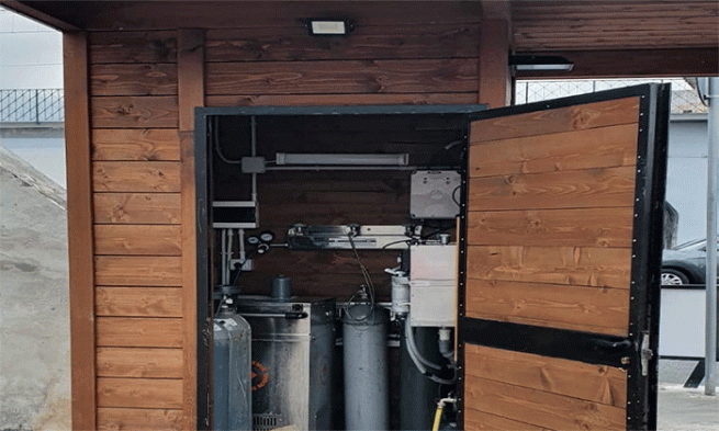 Torre Annunziata - Vandalizzata Casetta dell'Acqua in Largo Marchese