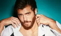 Can Yaman: cena speciale per l'attore di DayDreamer. Il Video