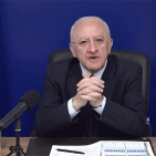 Covid, il presidente De Luca: "La Campania è prima in Italia per la vaccinazione degli ultraottantenni"