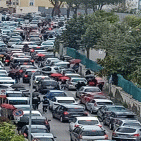 Torre Annunziata - Riaprono le scuole, caos a via Tagliamonte