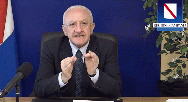 Covid, il presidente De Luca: "Se ci comportiamo bene, la nostra sarà un'estate di liberazione"