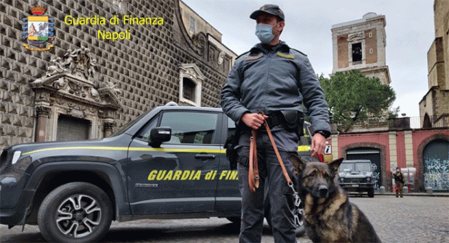 Napoli e provincia, controlli della GdF: 88 sanzioni Covid e un arresto