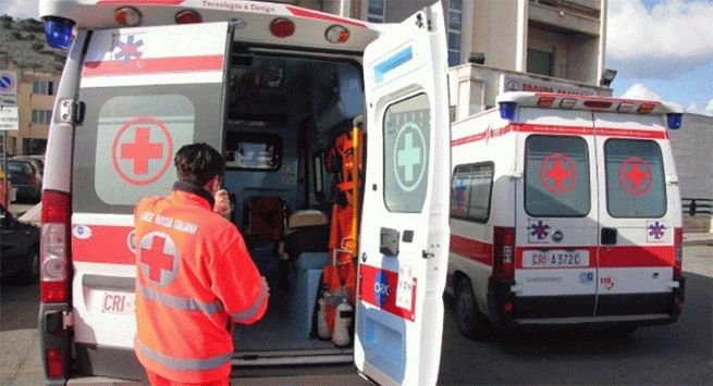 Napoli - Ponticelli, paziente aggredisce medico del 118 sferrandogli un calcio in pieno petto