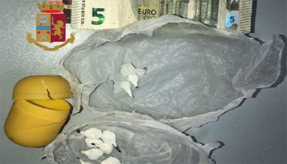 Napoli - Ai domiciliari, spaccia droga dal balcone: trasferito in carcere 