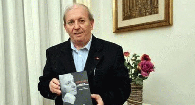 Nino Vicidomini all'edizione "NapoliCittàLibro" nei giardini di Palazzo Reale