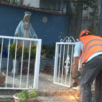 Castellammare di Stabia - Rimosso altarino abusivo dedicato a tre pregiudicati