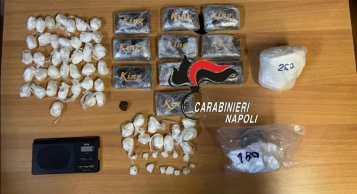 Traffico di droga tra Napoli e Ischia, 2 arresti